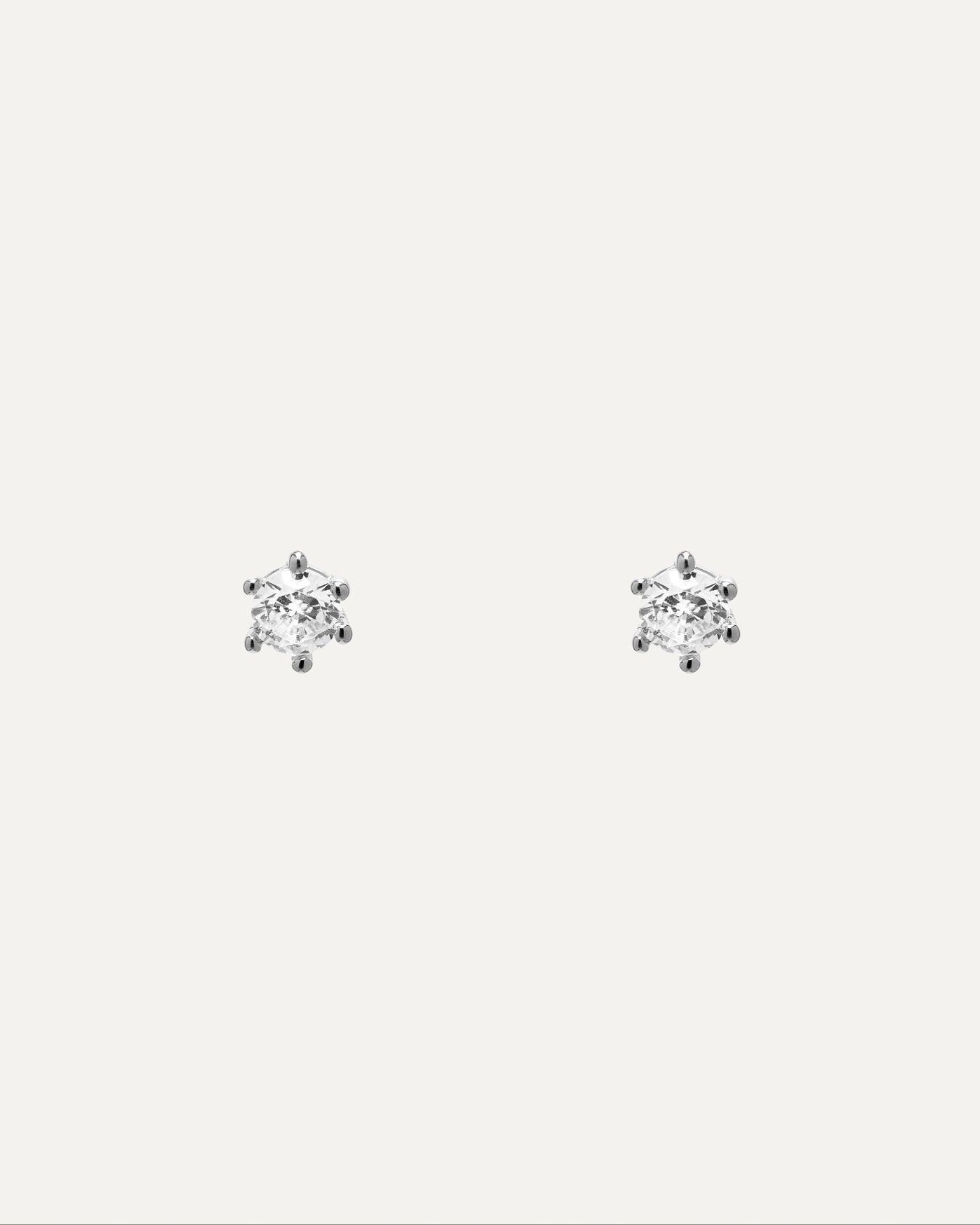 2023 Selection | Nora silver earrings. Get the latest arrival from PDPAOLA. Place your order safely and get this Best Seller. Free Shipping.
