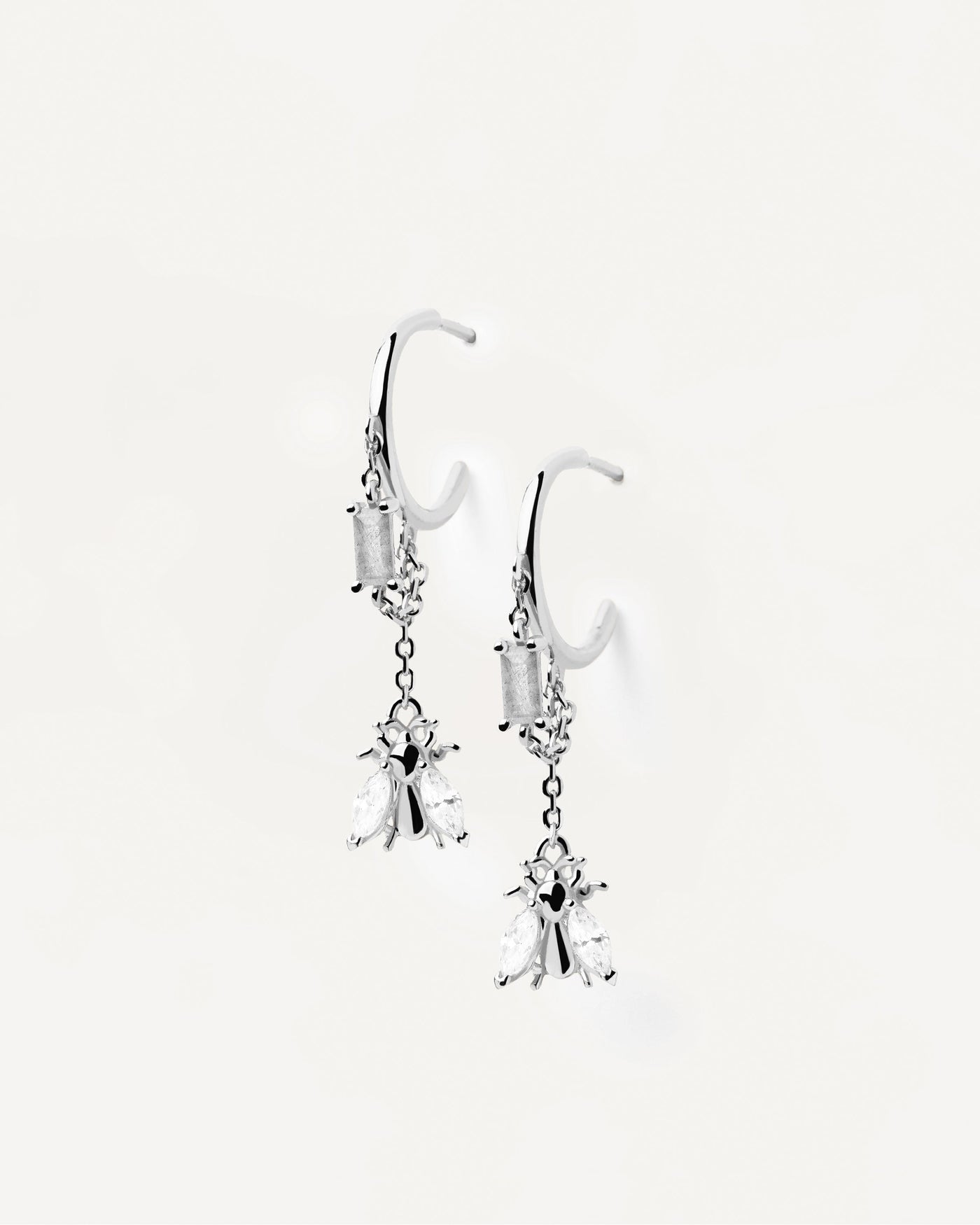 Pendientes Breeze Silver. Consigue las últimas novedades de PDPAOLA. Haz tu pedido de forma segura y obtén este Best Seller.