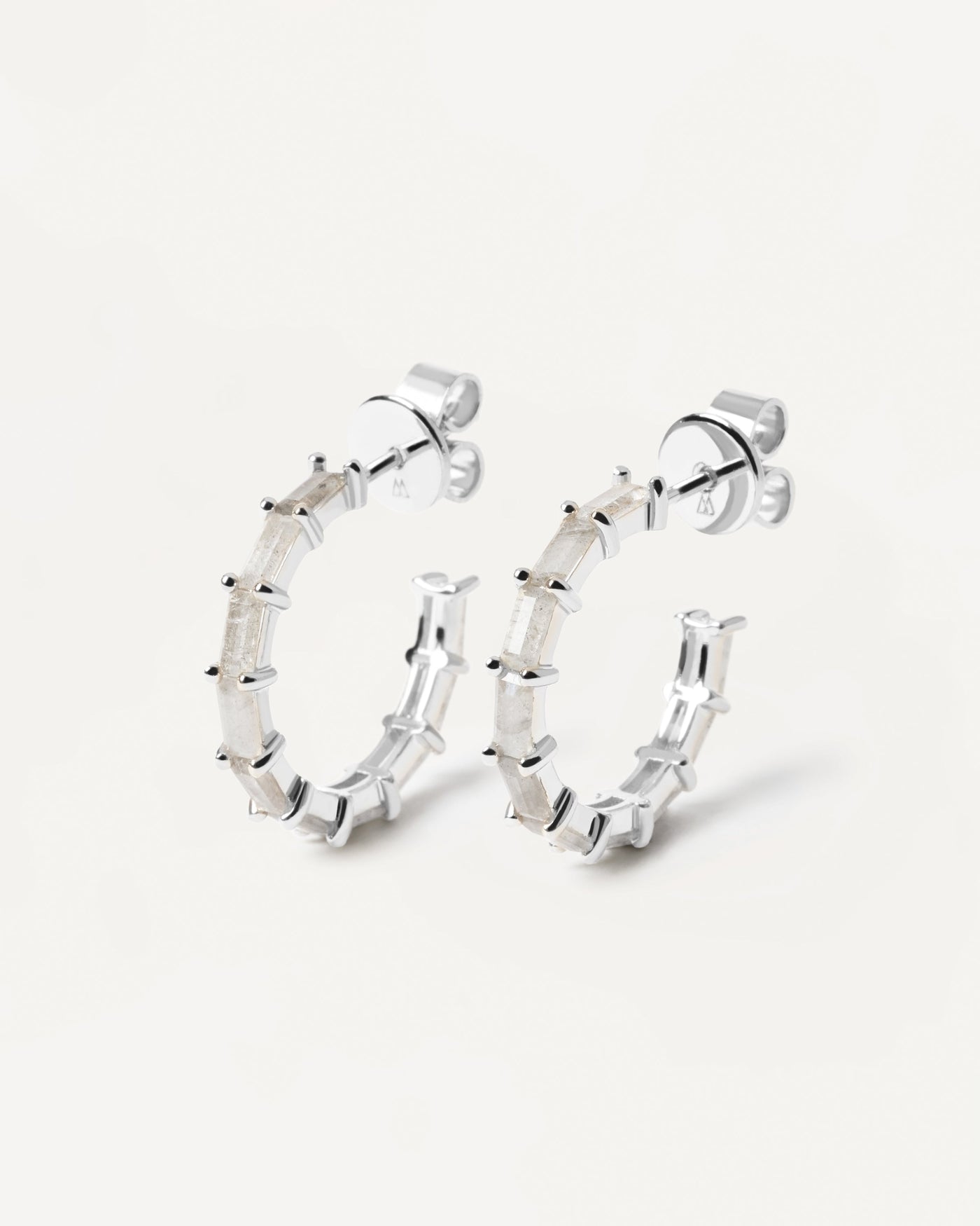 Sélection 2020 |Boucles d’oreilles Pistil en argent. Obtenez les dernières nouveautés de chez PDPAOLA. Commandez en toute sécurité et recevez ce Best Seller. Envoi gratuit > 70 €