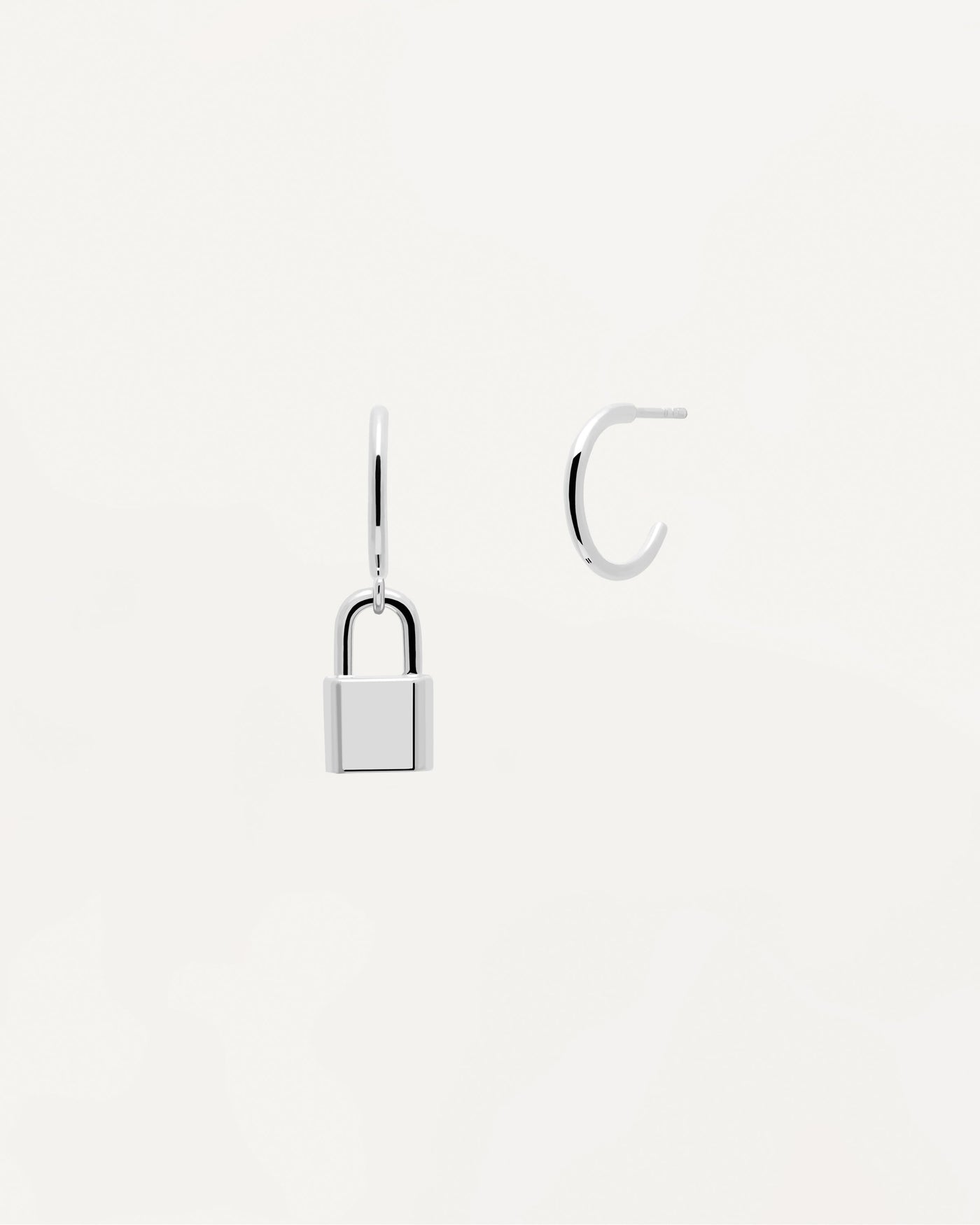 Sélection 2020 | Boucles d’oreilles Bond en argent. Obtenez les dernières nouveautés de chez PDPAOLA. Commandez en toute sécurité et recevez ce Best Seller. Envoi gratuit > 70€
