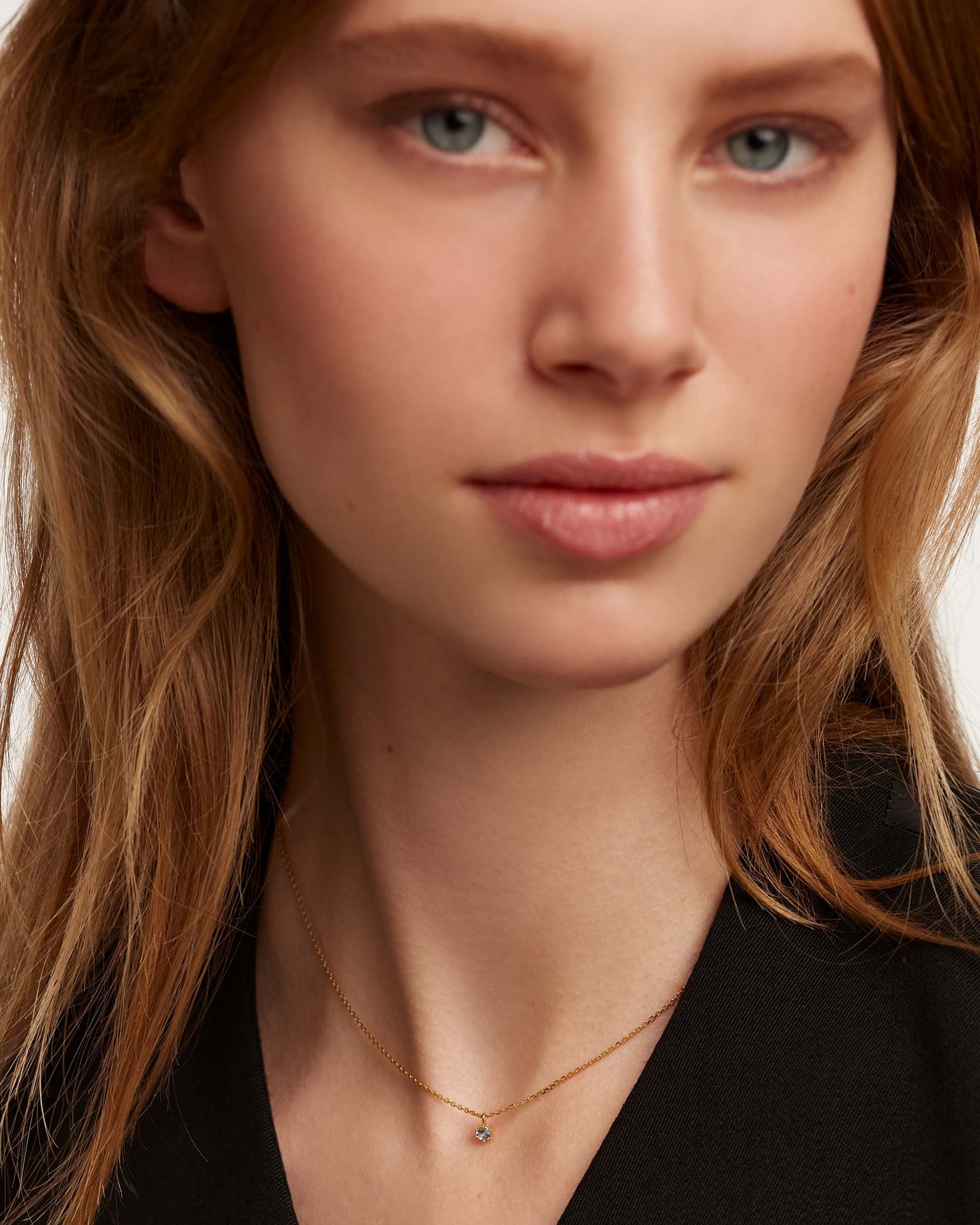 Collar Celeste Solitary 
  
    Plata de Ley / Baño de Oro 18K
  
