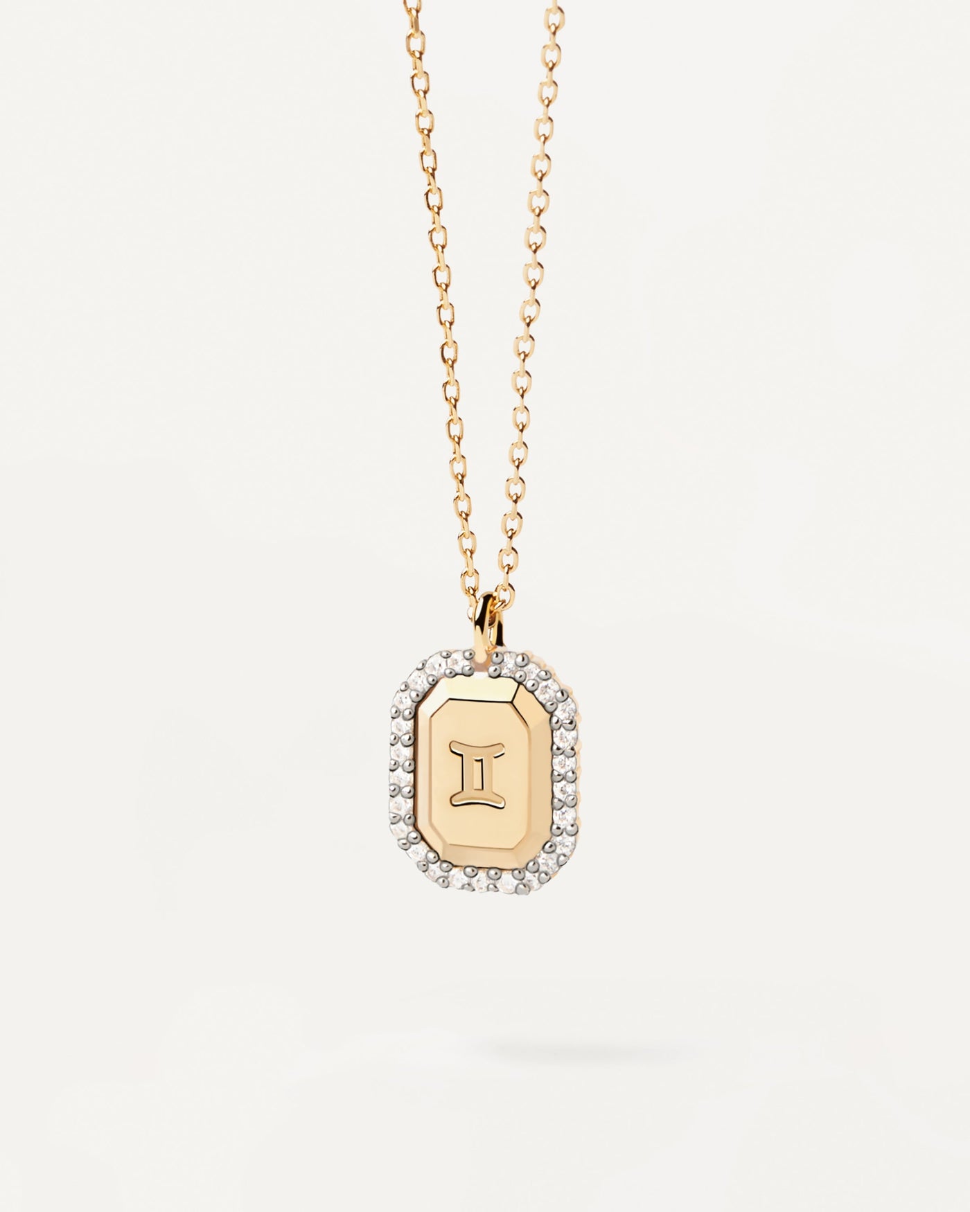 Selezione 2023 | Collana Gemelli. Segno astrologico dei Gemelli inciso su ciondolo in argento placcato oro. Acquista le ultime novità di PDPAOLA. Effettua il tuo ordine in tutta sicurezza e non lasciarti sfuggire questo best seller. Spedizione gratuita.