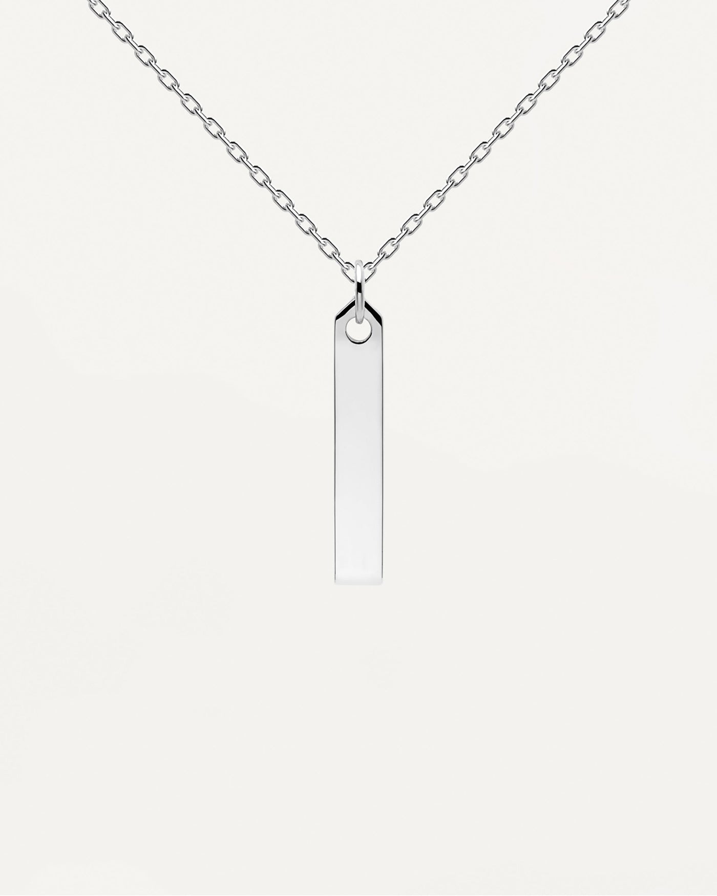 Collier en argent Flame. Collier en argent massif avec pendentif d'une fine plaque à graver. Découvrez les dernières nouveautés de chez PDPAOLA. Commandez et recevez votre bijou en toute sérénité.