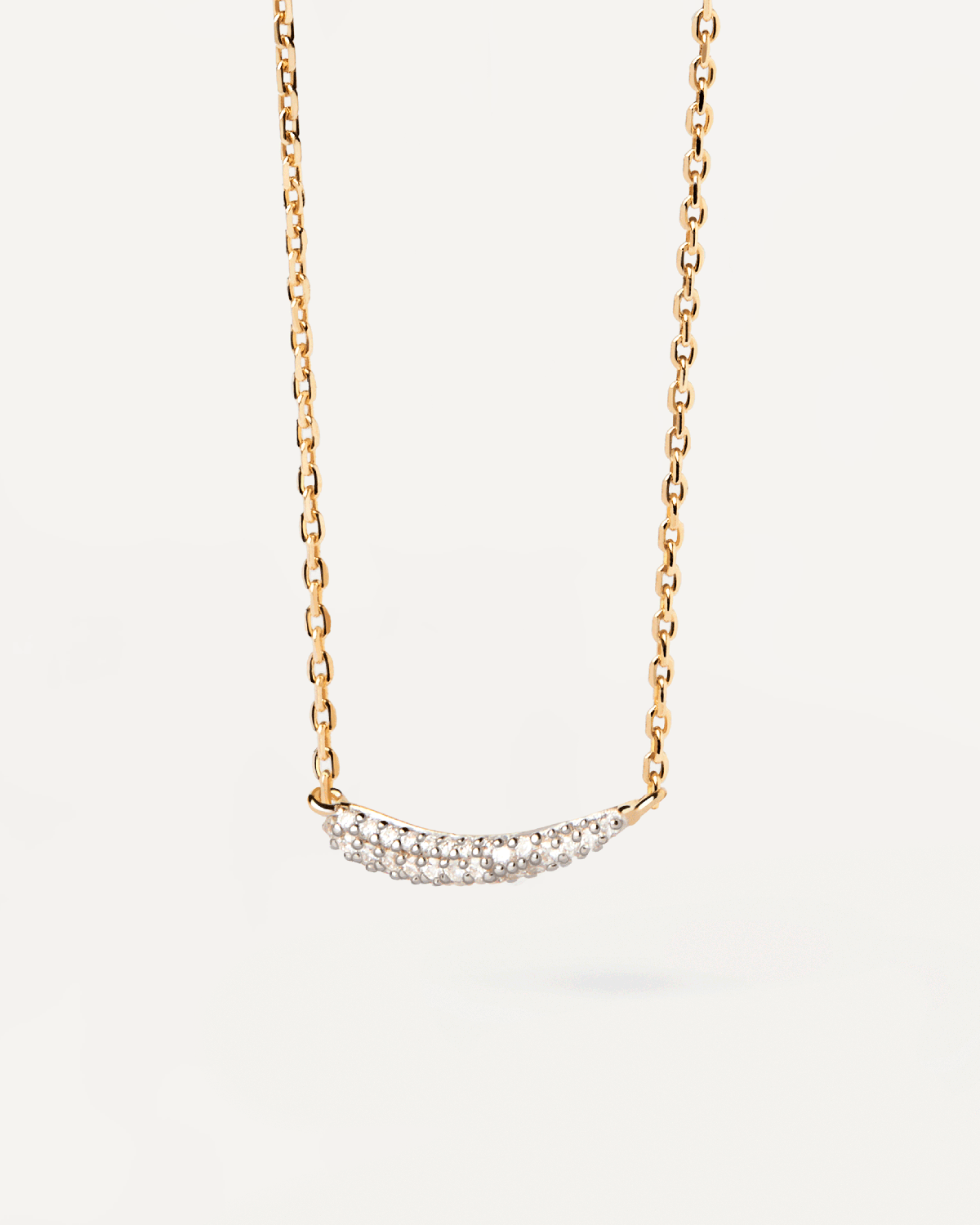Solid yellow gold necklace with a pointed curve pavé lab-grown diamond of 0.13 carats
