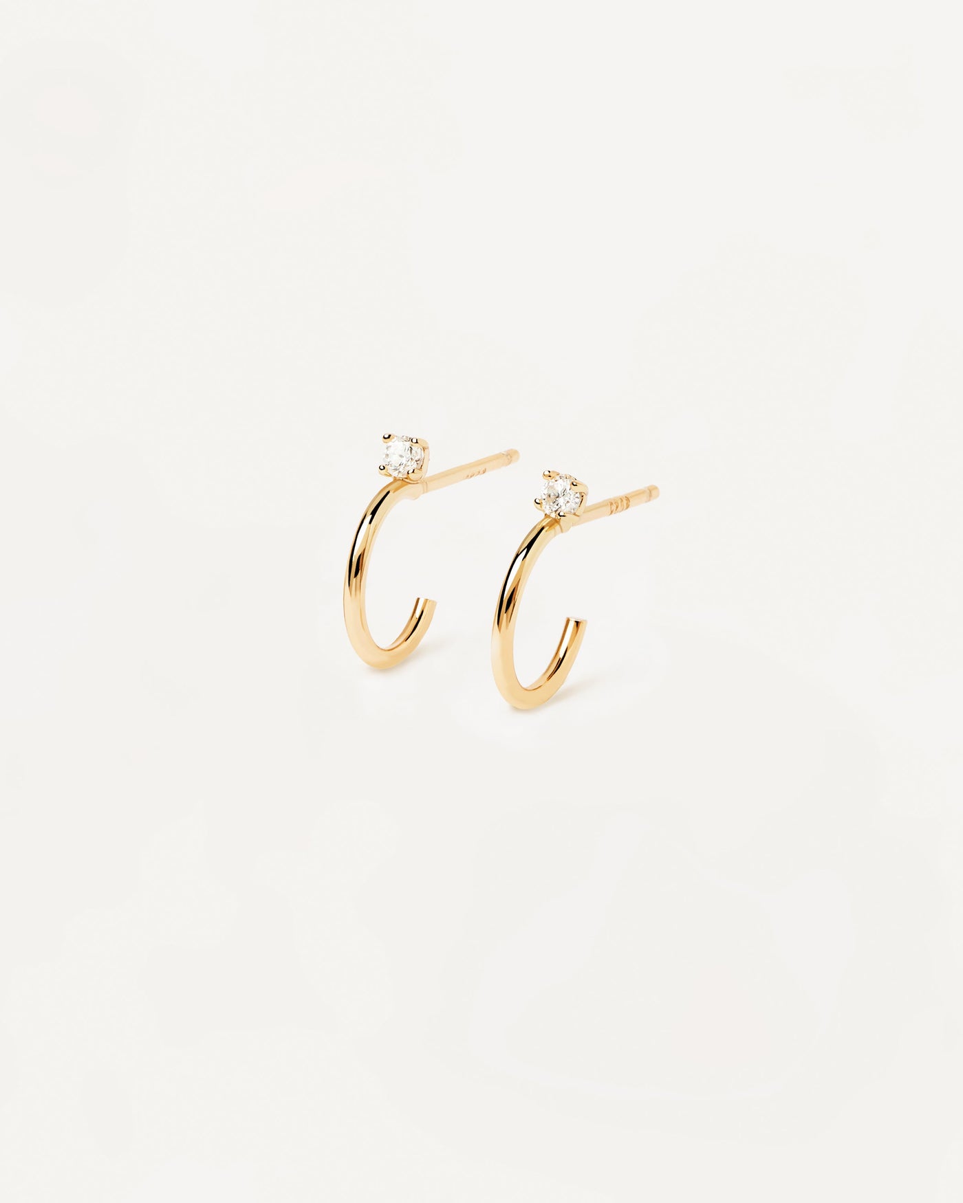 Selección 2020 | Pendientes Kita. Consigue las últimas novedades de PDPAOLA. Haz tu pedido de forma segura y obtén este Best Seller. Envío Gratis a partir de 70€.