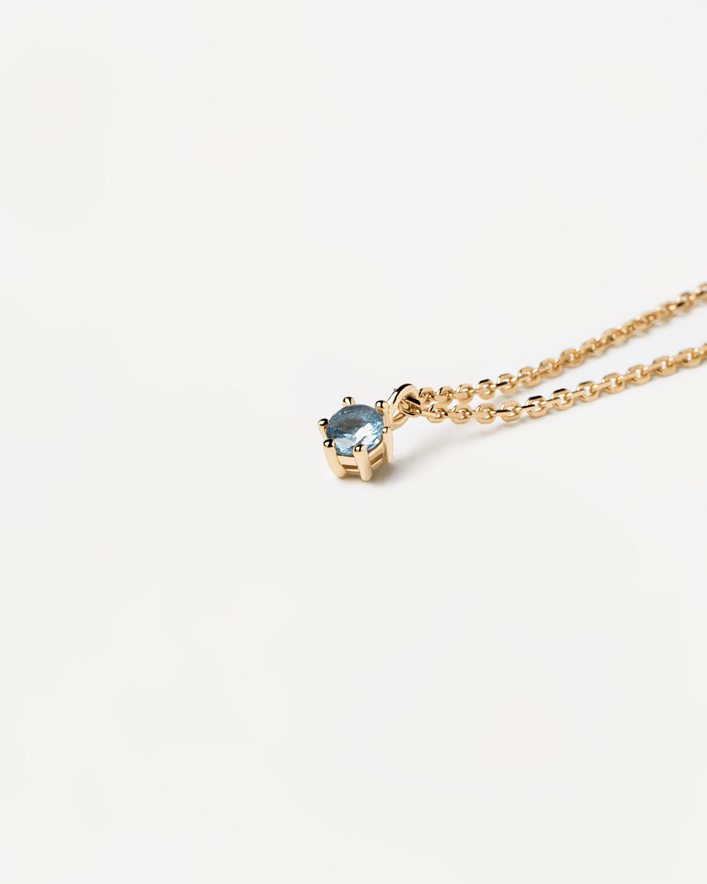 Selección 2020 | Collar Celeste Solitary. Consigue las últimas novedades de PDPAOLA. Haz tu pedido de forma segura y obtén este Best Seller. Envío Gratis a partir de 70€.