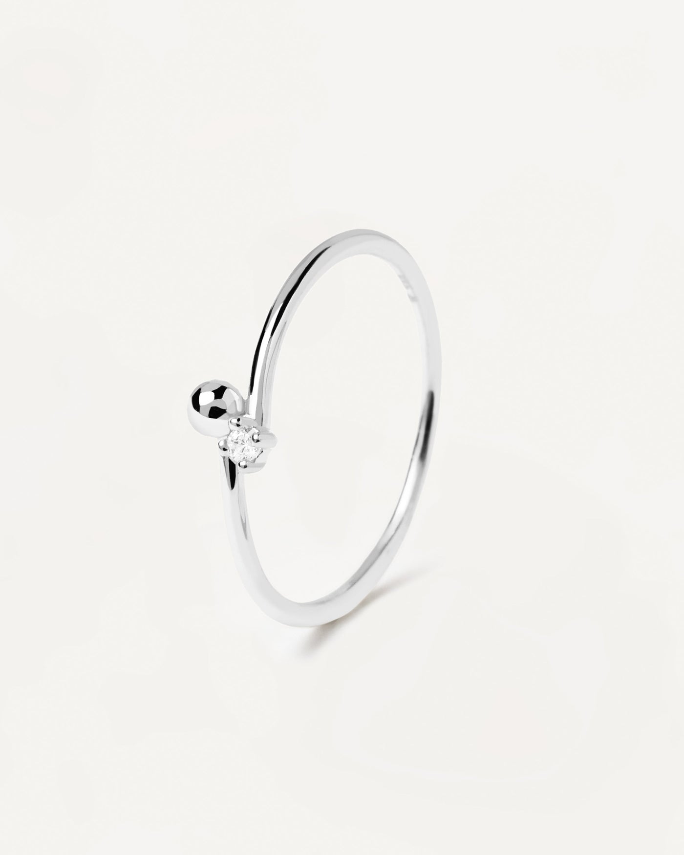 Selección 2024 | Anillo Essentia Silver. Consigue las últimas novedades de PDPAOLA. Haz tu pedido de forma segura y obtén este Best Seller. Envío Gratis a partir de 70€.