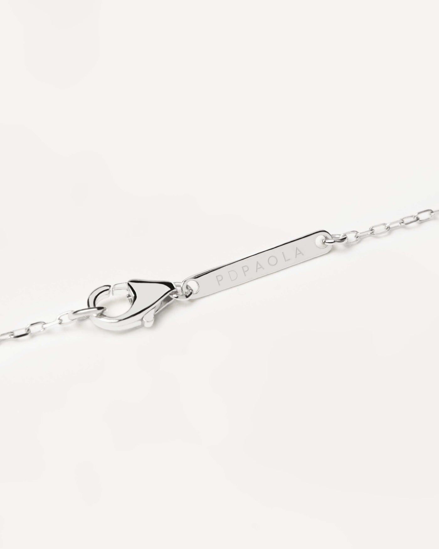 HalsKette Diamanten und Weissgold Buchstabe M - 
  
    18 kt Weissgold / Silber-Rhodinierung
  
