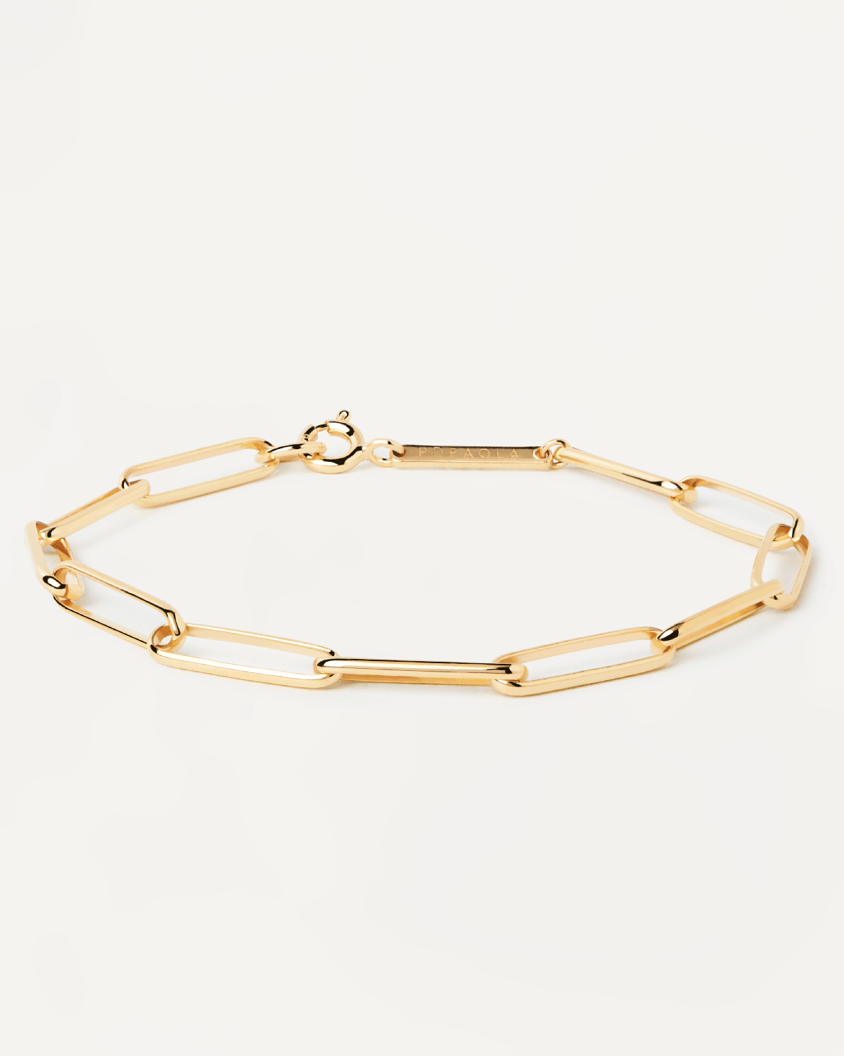 Selezione 2023 | Bracciale A Catena Big Statement. Bracciale a catena a maglie larghe in argento placcato oro. Acquista le ultime novità di PDPAOLA. Effettua il tuo ordine in tutta sicurezza e non lasciarti sfuggire questo best seller. Spedizione gratuita.