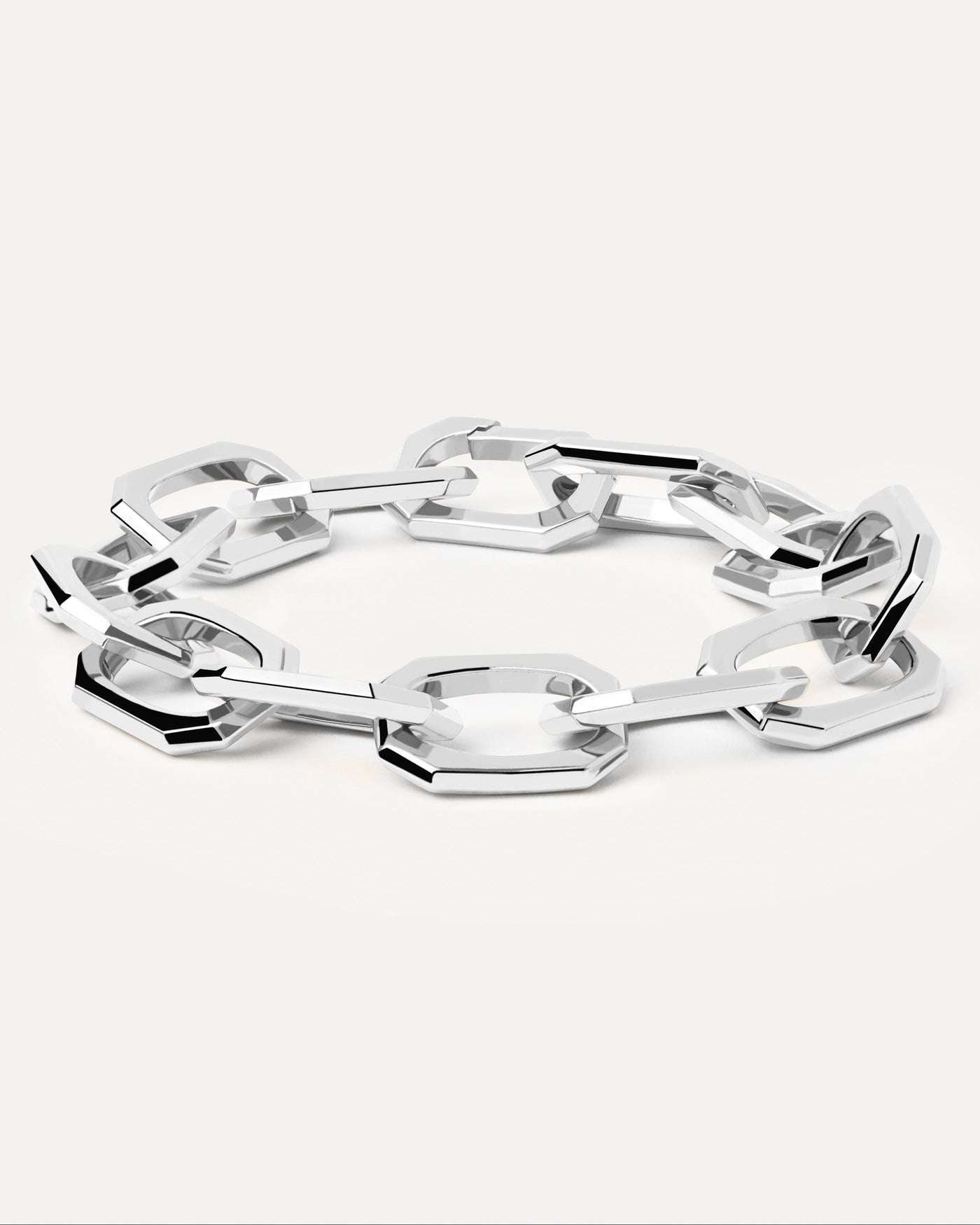 2023 Selection | Large Signature Chain Silver Bracelet. Cable chain bracelet with big octogonal links in silver rhodium plating. Get the latest arrival from PDPAOLA. Place your order safely and get this Best Seller. Free Shipping.