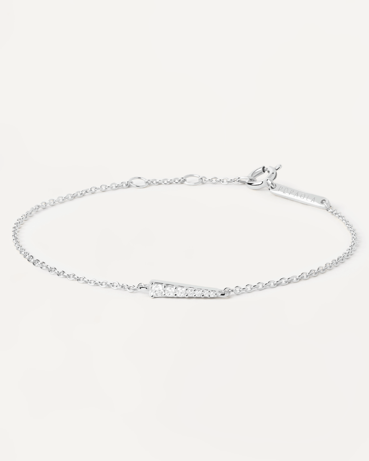 Selezione 2023 | Bracciale In Argento Peak. Bracciale in argento 925 con motivo di zirconi bianchi a punta. Acquista le ultime novità di PDPAOLA. Effettua il tuo ordine in tutta sicurezza e non lasciarti sfuggire questo best seller. Spedizione gratuita.